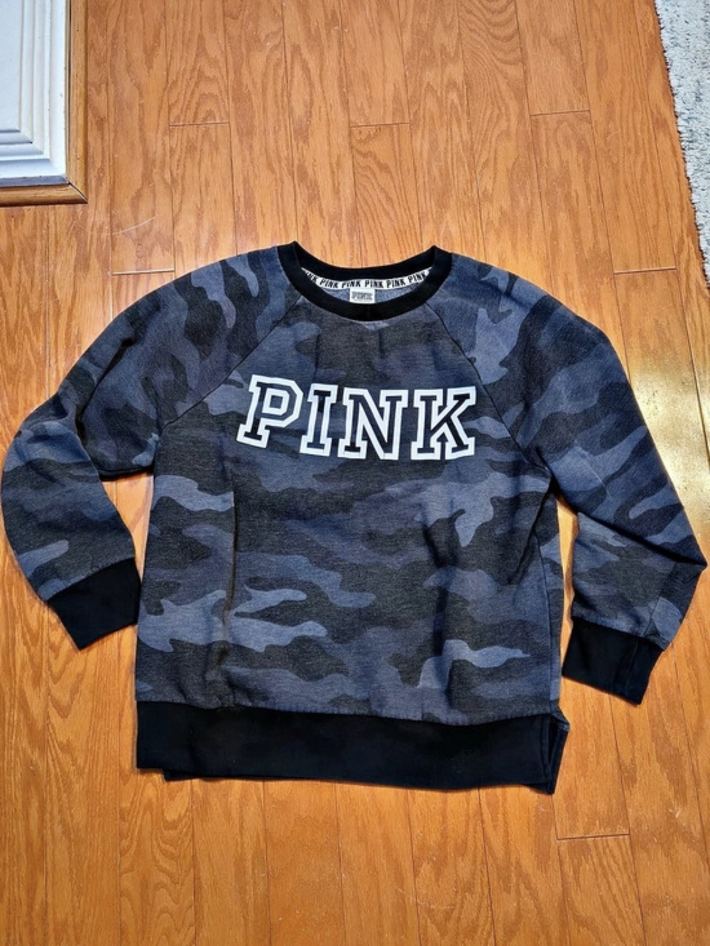 Victoria's Secret PINK Logo Crewneck Sweatshirt Camo Black & Gray XS